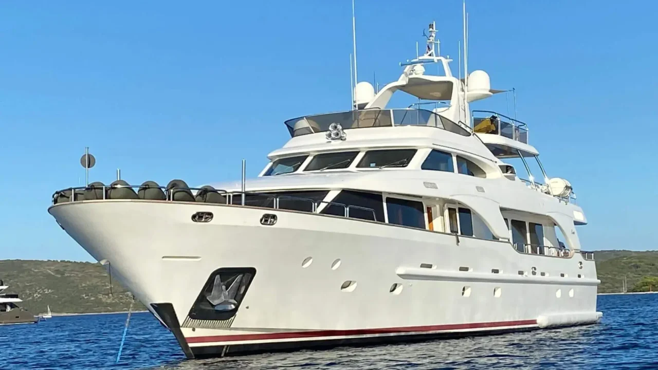 Lady Ann Bennetti 100 Tradition