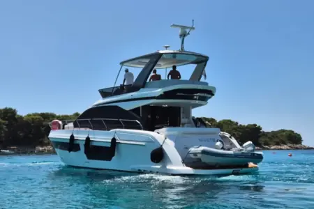 Azimut-Fly-53 - Navis Marine