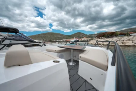 2025 Windy SR28 CC - Navis Marine