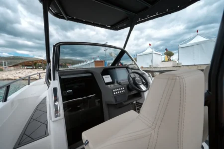 2025 Windy SR28 CC - Navis Marine