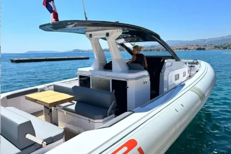 2025 Pirelli 42 - Navis Marine