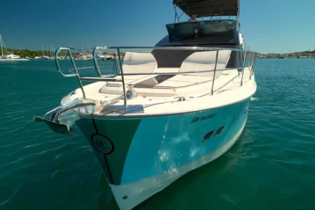 2014 BENETEAU Monte Carlo 5
