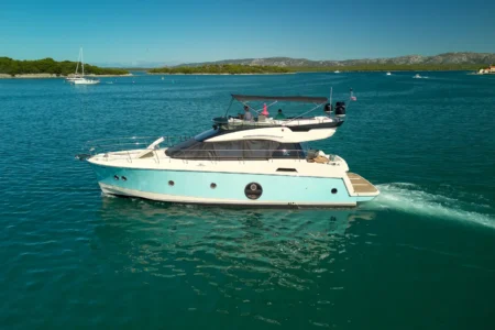 2014 BENETEAU Monte Carlo 5
