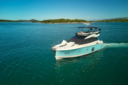 2014 BENETEAU Monte Carlo 5