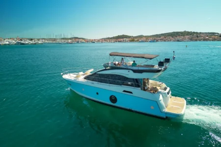 2014 BENETEAU Monte Carlo 5