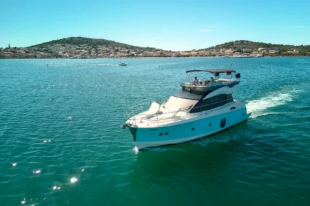 2014 BENETEAU Monte Carlo 5