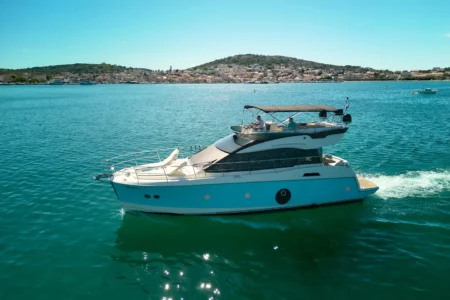 2014 BENETEAU Monte Carlo 5
