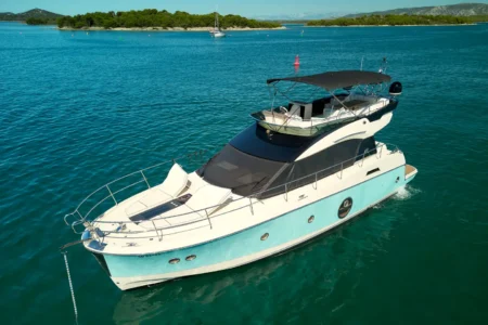 2014 BENETEAU Monte Carlo 5