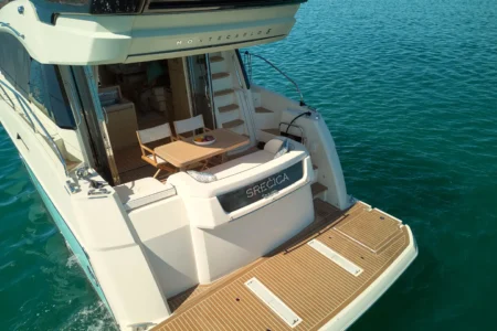 2014 BENETEAU Monte Carlo 5