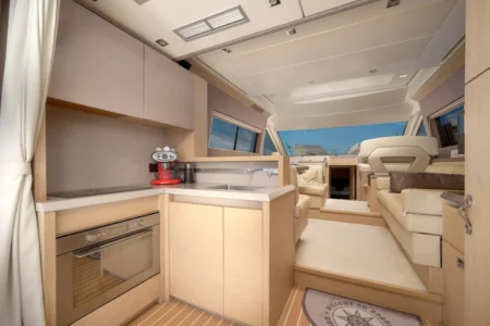 2014 BENETEAU Monte Carlo 5