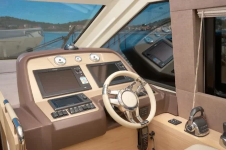 2014 BENETEAU Monte Carlo 5