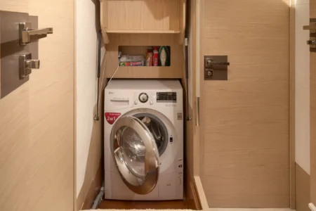 2014 BENETEAU Monte Carlo 5