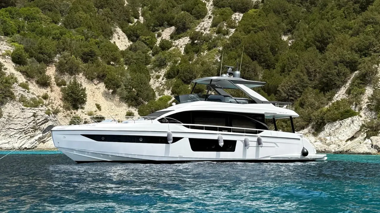 2022 Azimut 68 FLY