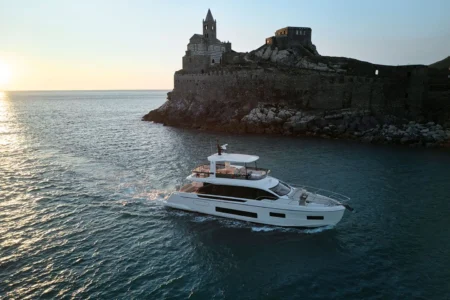 2026-Available-now-Azimut 62