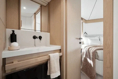 2026-Available-now-Azimut 62