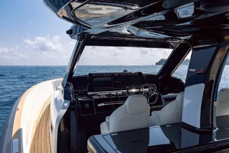 2026 SOLARIS POWER 44 OPEN - Navis Marine