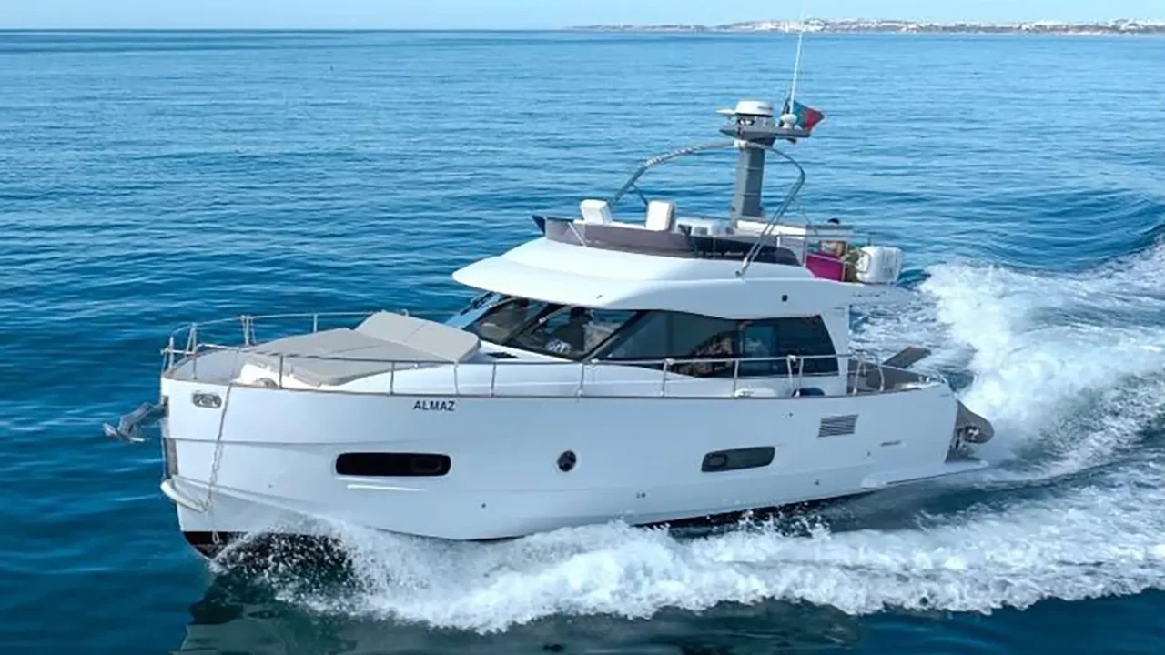 2020 Azimut Magellano 43