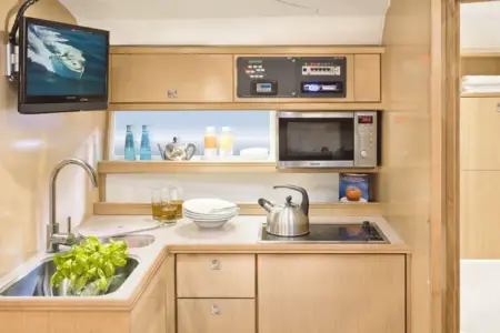 2014 Bavaria Sport 35 HT - Navis Marine