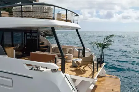 Azimut Fly 82 - Navis Marine