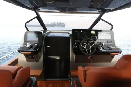 Capelli Stradivari 52 - Navis Marine