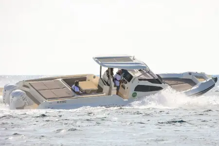 Capelli Tempest 42 Luxury Line - Navis Marine