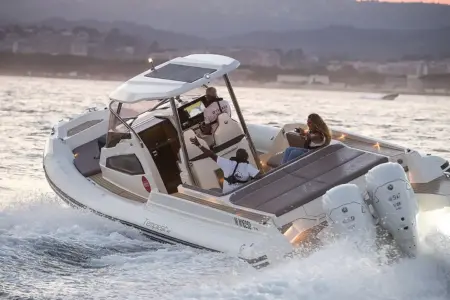 Capelli Tempest 42 Luxury Line - Navis Marine