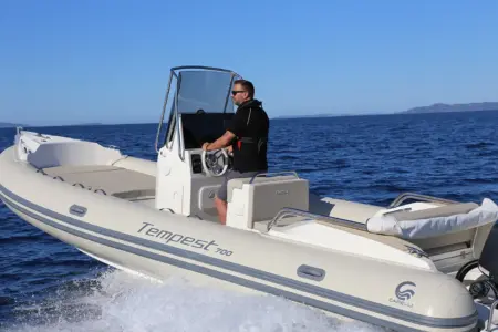 Capelli Tempest 700 Luxe - Navis Marine