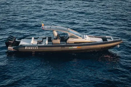 Pirelli 42 P Zero - Navis Marine