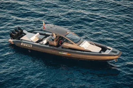 Pirelli 42 P Zero - Navis Marine