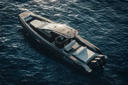 Pirelli 42 P Zero - Navis Marine