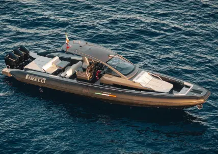 PIRELLI 42 P ZERO™ EDITION