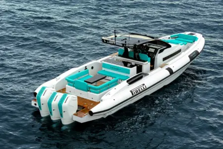 Pirelli 50 Mansory - Navis Marine