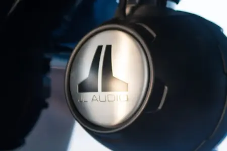 Pirelli 50 Mansory - Navis Marine