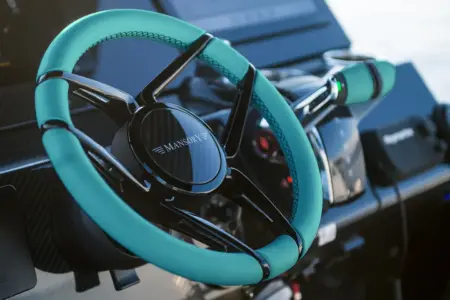 Pirelli 50 Mansory - Navis Marine