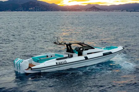 Pirelli 50 Mansory - Navis Marine