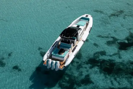 Pirelli 50 Mansory - Navis Marine