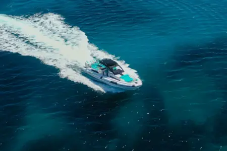 Pirelli 50 Mansory - Navis Marine