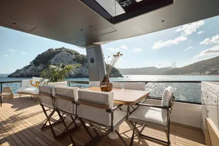 Azimut 82 - Navis Marine