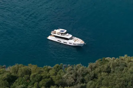Azimut 82 - Navis Marine