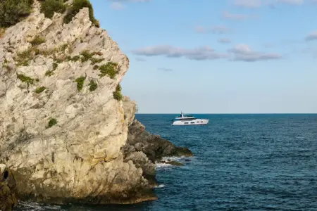 Azimut 82 - Navis Marine