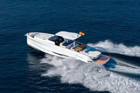 SOLARIS POWER 44 OPEN - Navis Marine