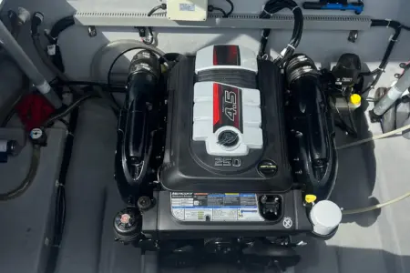 2016-Pirelli-780 - Navis Marine