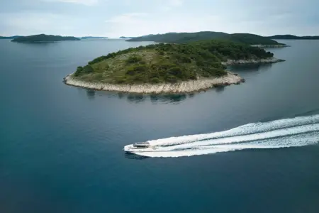 Azimut Seadeck 6 - Navis Marine