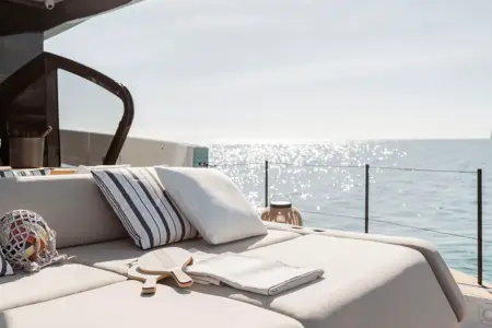 Azimut Seadeck 6 - Navis Marine