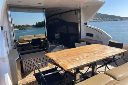 2011-Sessa-Marine-c68 - Navis Marine