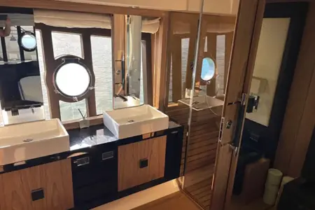 2011-Sessa-Marine-c68 - Navis Marine