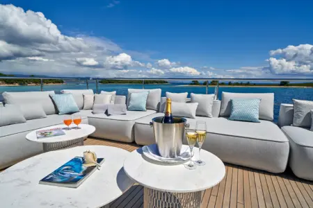 2024-Azimut-Grande-27M - Navis Marine