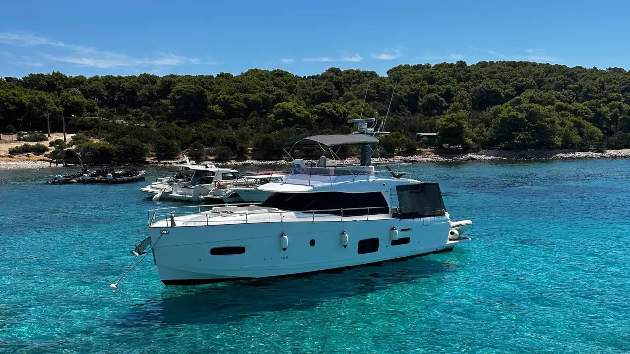 2017 Azimut Magellano 53