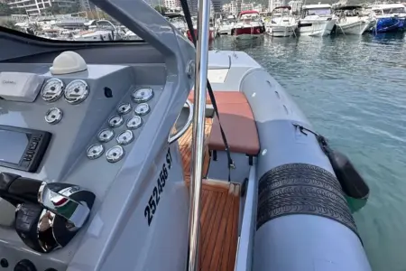 2017 Pirelli Pirelli Pzero 880 L Sport Custom Edition - Navis Marine