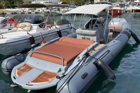 2017 Pirelli Pirelli Pzero 880 L Sport Custom Edition - Navis Marine